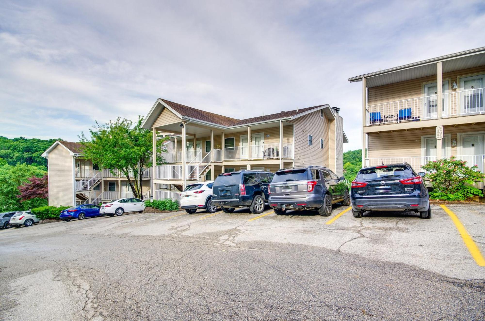 Cozy Lake Ozark Condo Rental With Grill, Pool Access Экстерьер фото