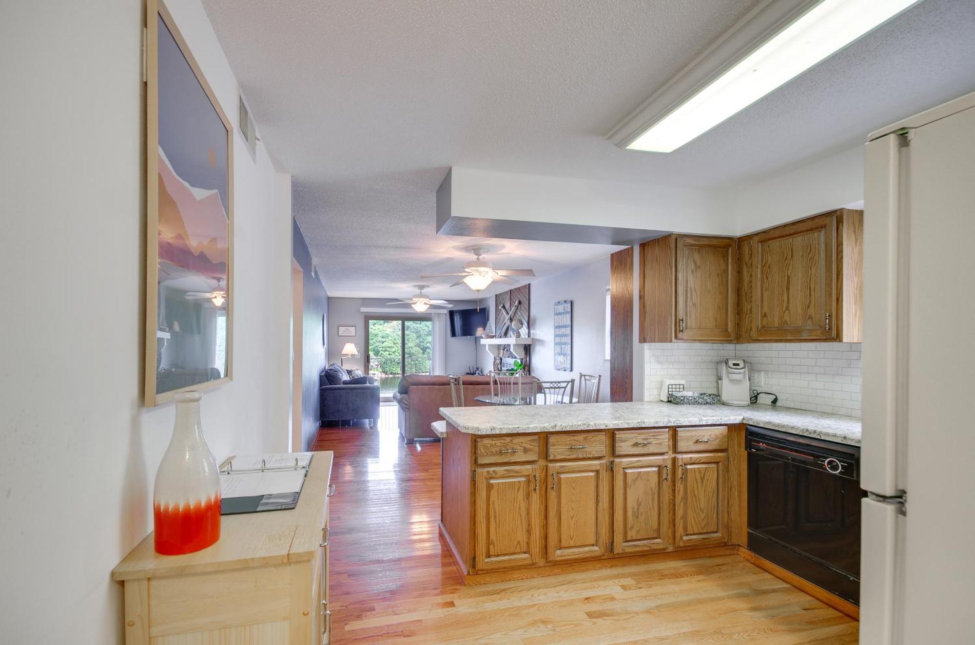 Cozy Lake Ozark Condo Rental With Grill, Pool Access Экстерьер фото