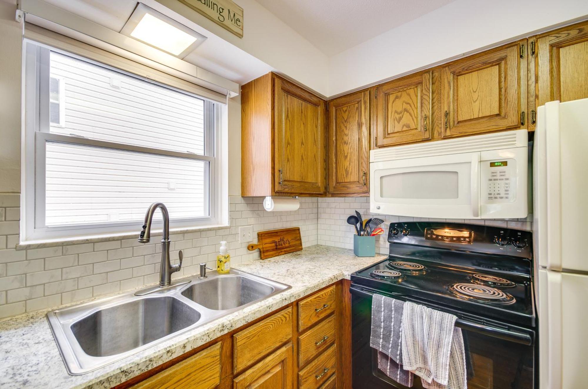 Cozy Lake Ozark Condo Rental With Grill, Pool Access Экстерьер фото
